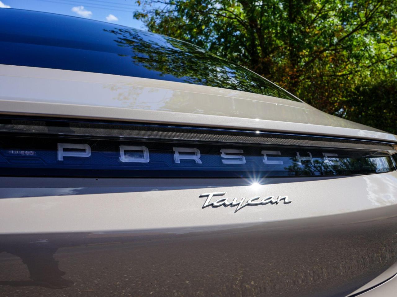 2022 Porsche Performance 79.2kWh Auto RWD 4dr (11kW Charger)