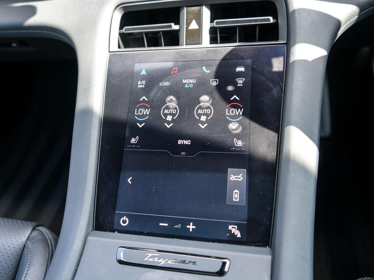 2022 Porsche Performance 79.2kWh Auto RWD 4dr (11kW Charger)