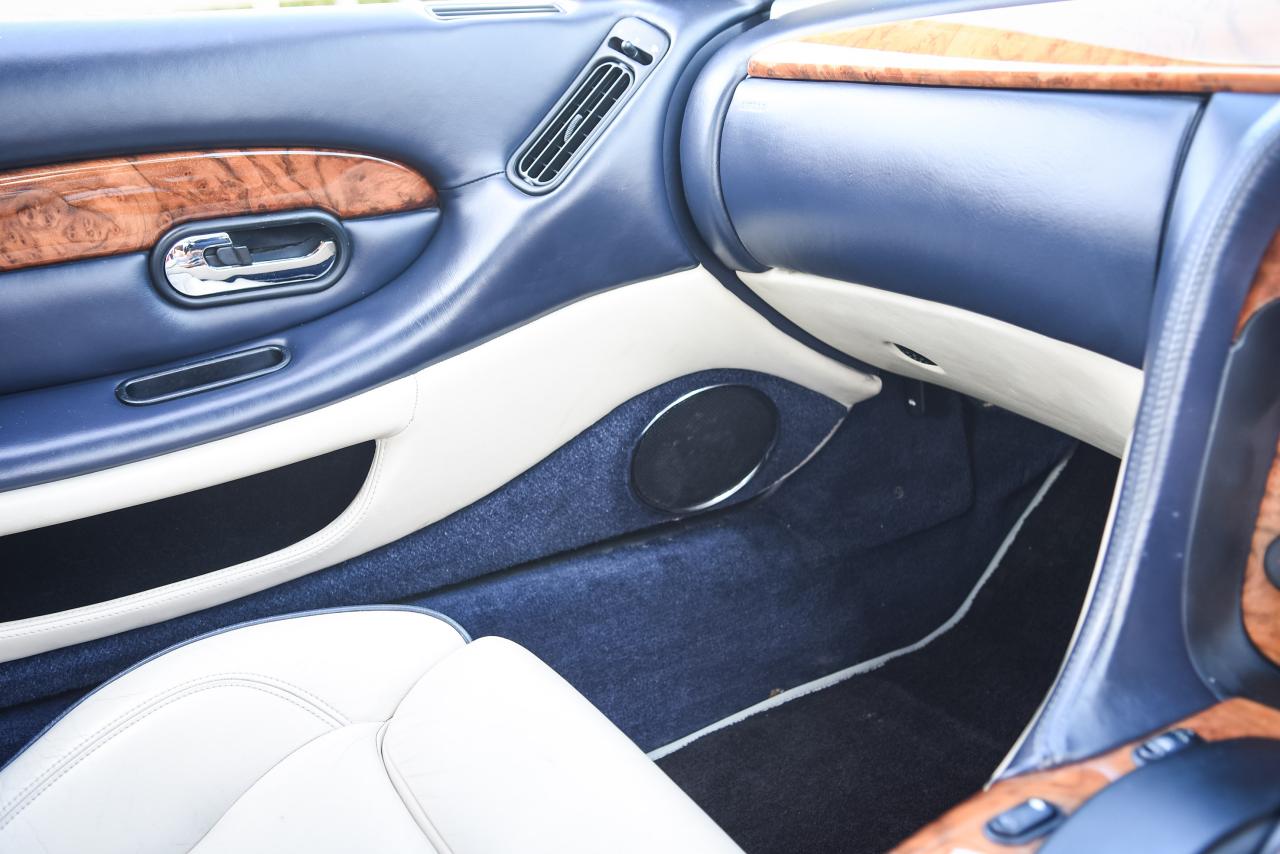 2001 Aston Martin DB7 Vantage Volante