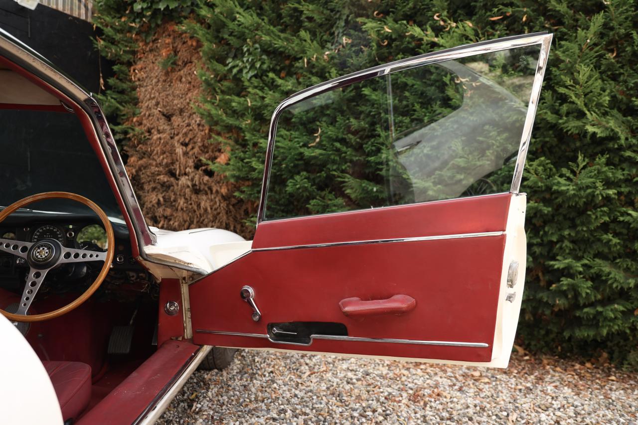1970 Jaguar E-Type Series II 2+2 Coup&eacute;
