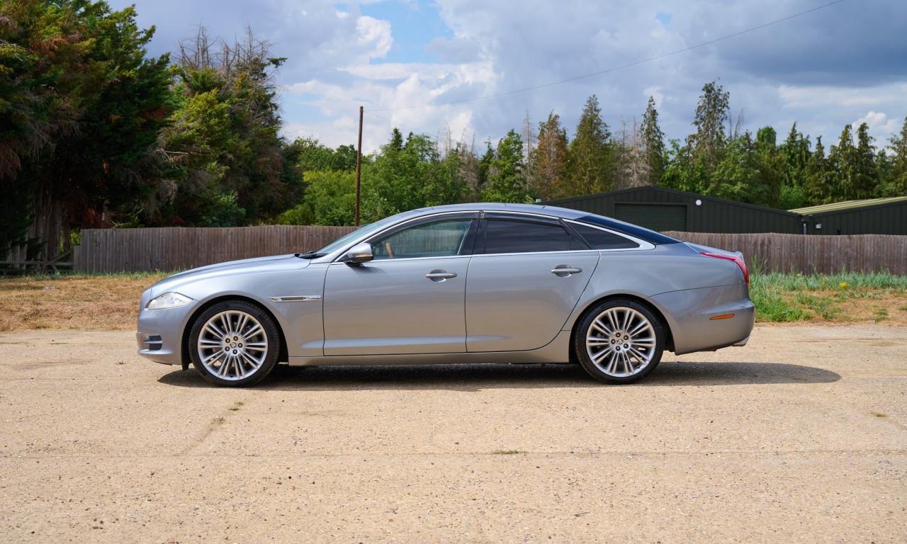 2010 Jaguar XJ V8 Portfolio Auto