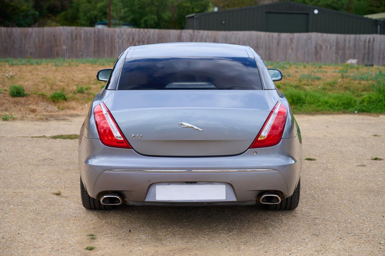 2010 Jaguar XJ V8 Portfolio Auto