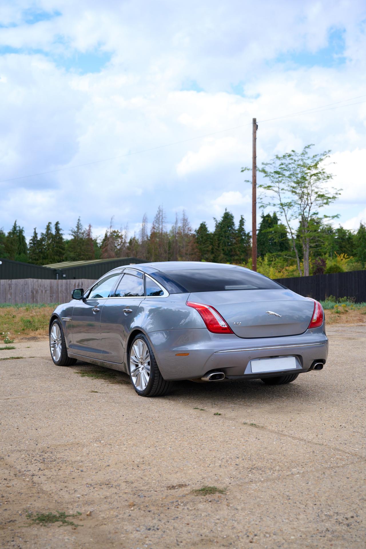 2010 Jaguar XJ V8 Portfolio Auto
