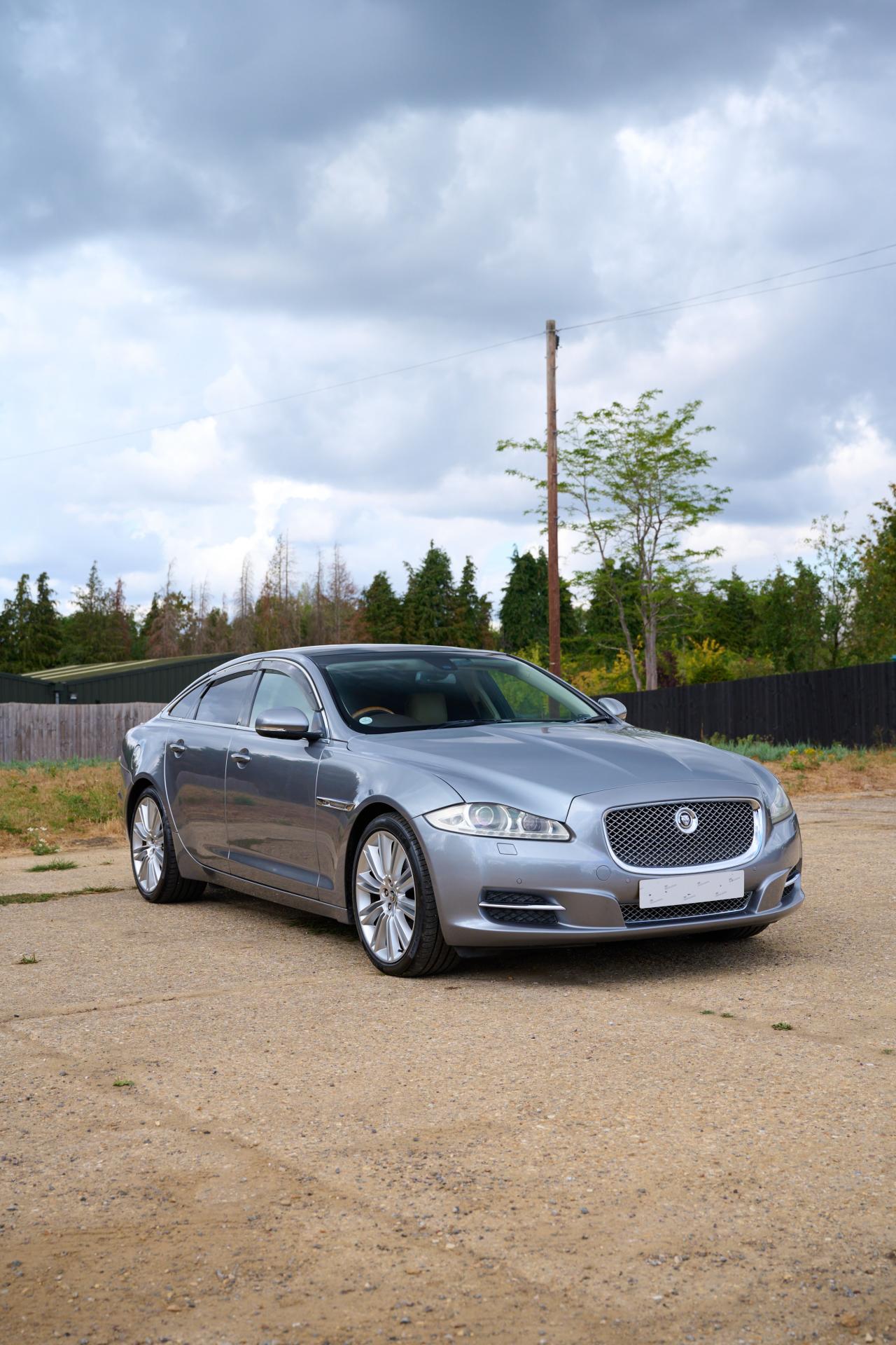 2010 Jaguar XJ V8 Portfolio Auto
