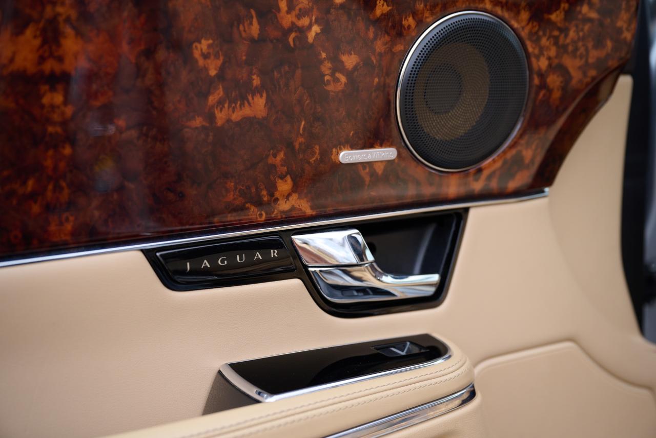 2010 Jaguar XJ V8 Portfolio Auto