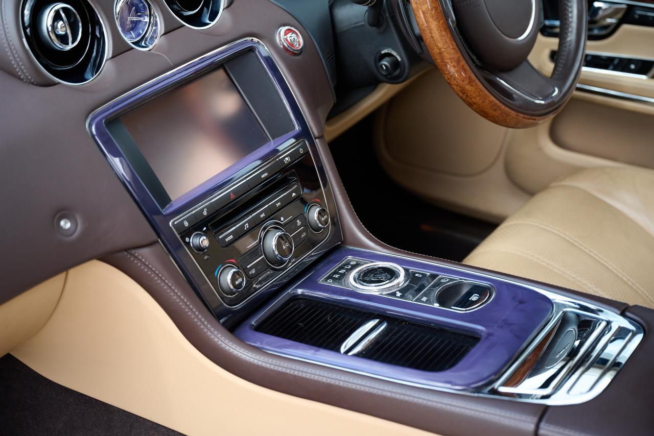 2010 Jaguar XJ V8 Portfolio Auto