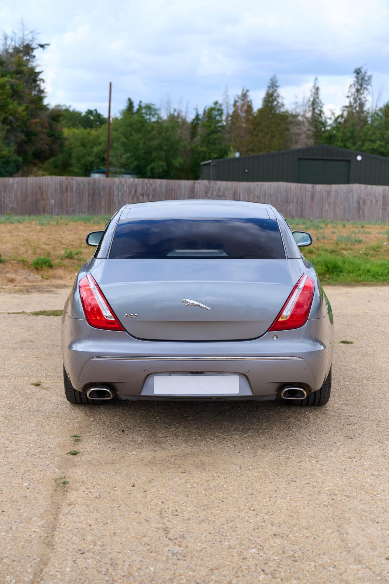 2010 Jaguar XJ V8 Portfolio Auto