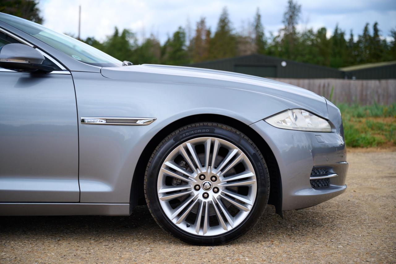 2010 Jaguar XJ V8 Portfolio Auto