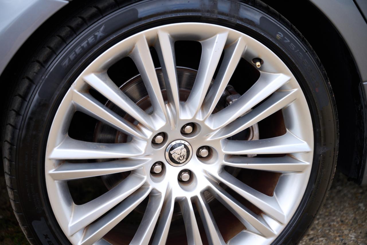 2010 Jaguar XJ V8 Portfolio Auto