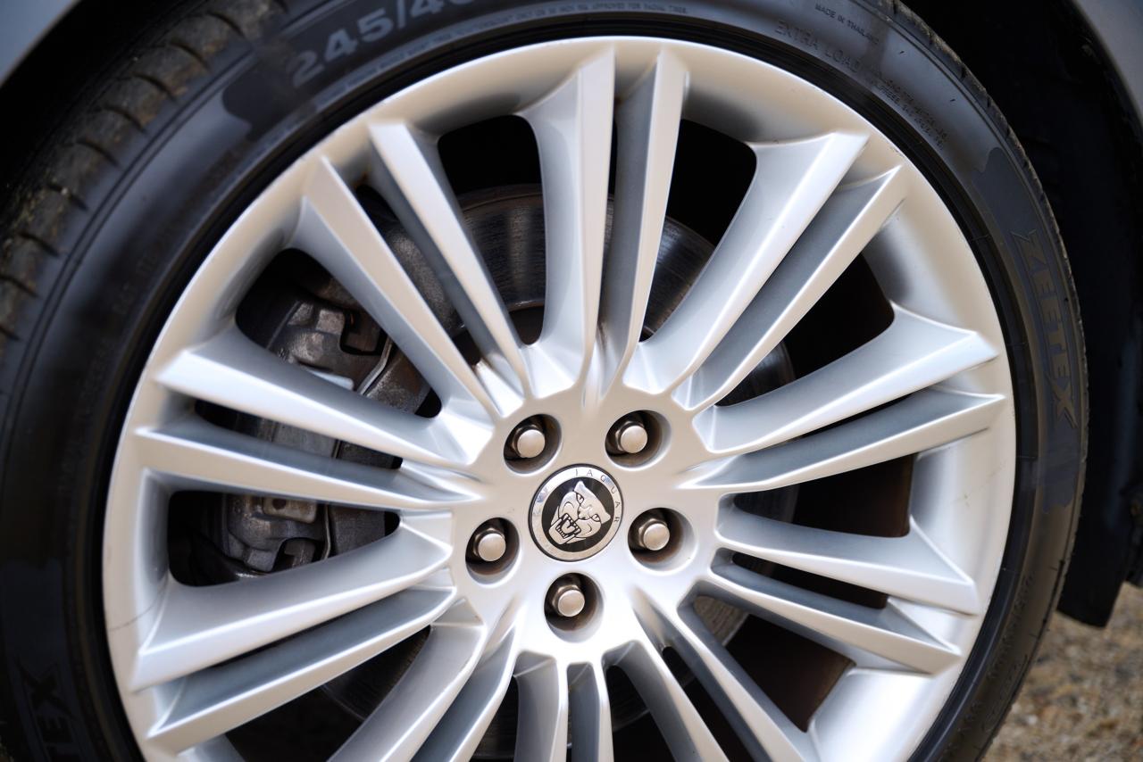 2010 Jaguar XJ V8 Portfolio Auto