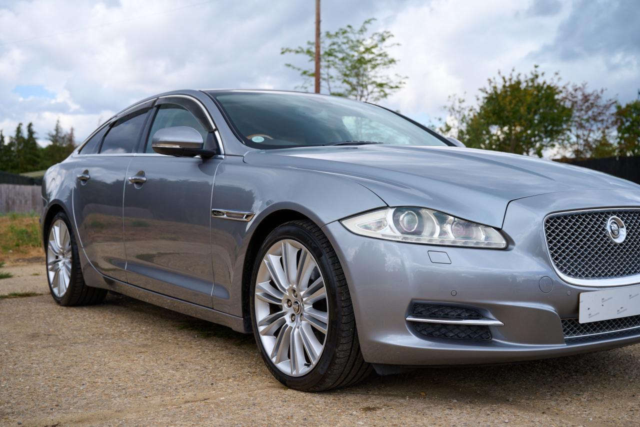 2010 Jaguar XJ V8 Portfolio Auto