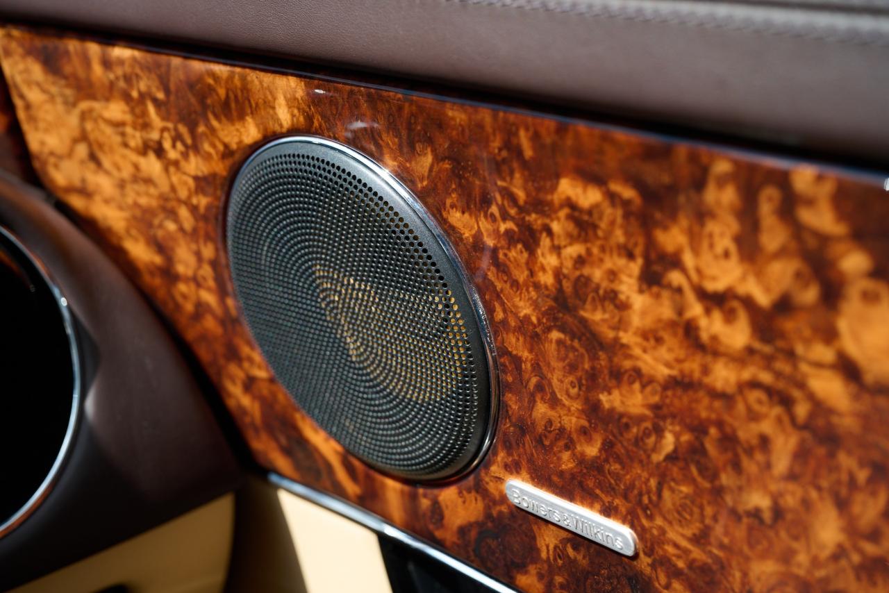 2010 Jaguar XJ V8 Portfolio Auto
