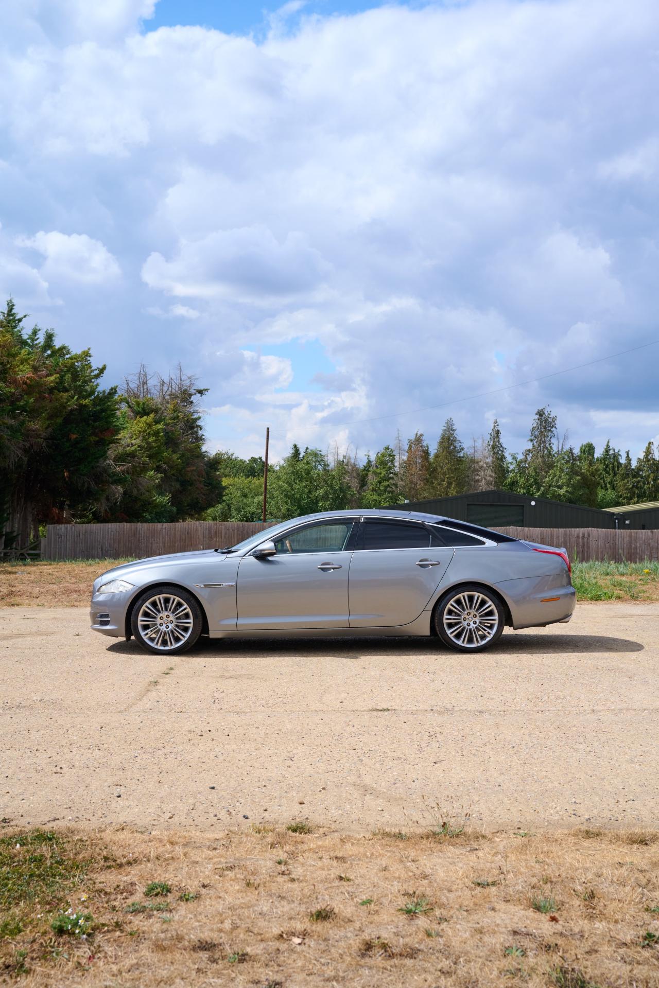 2010 Jaguar XJ V8 Portfolio Auto