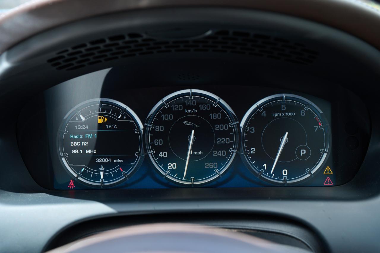 2010 Jaguar XJ V8 Portfolio Auto