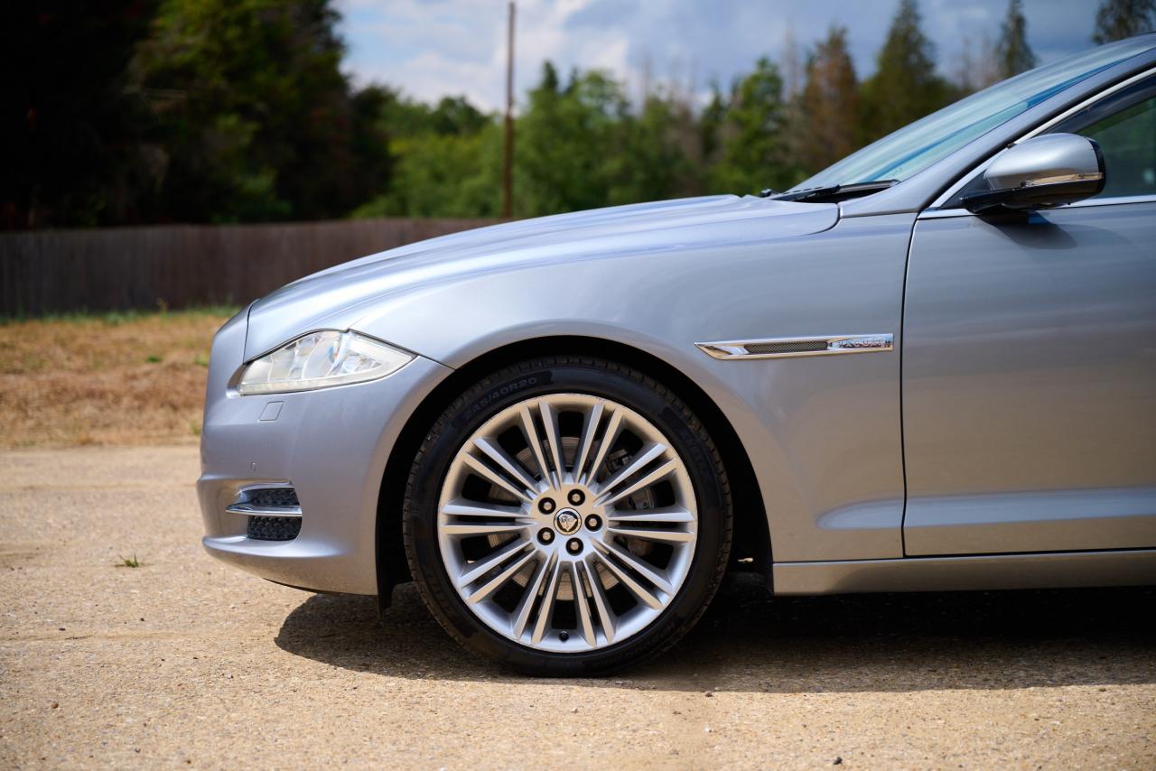 2010 Jaguar XJ V8 Portfolio Auto