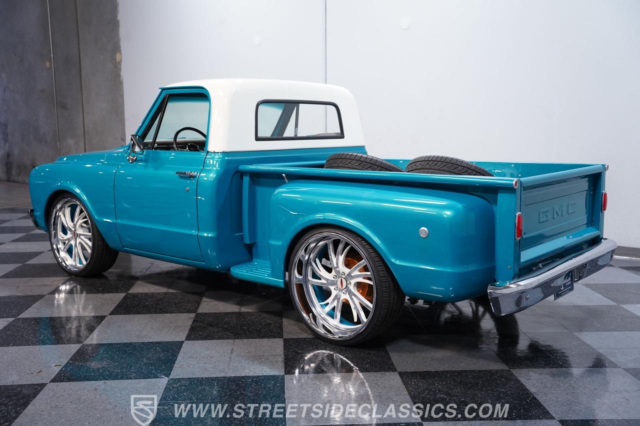 1967 GMC C10 Stepside Restomod
