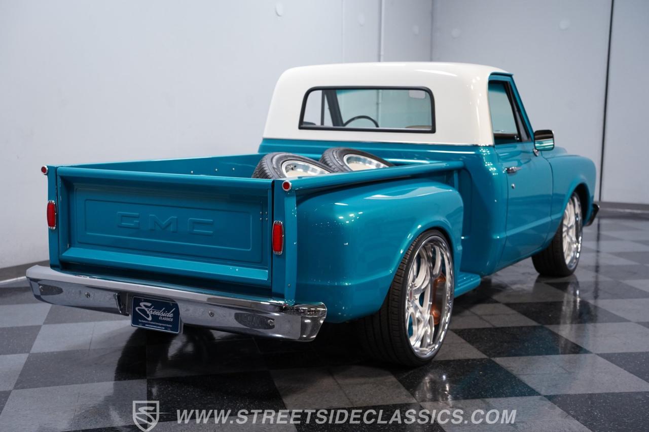 1967 GMC C10 Stepside Restomod
