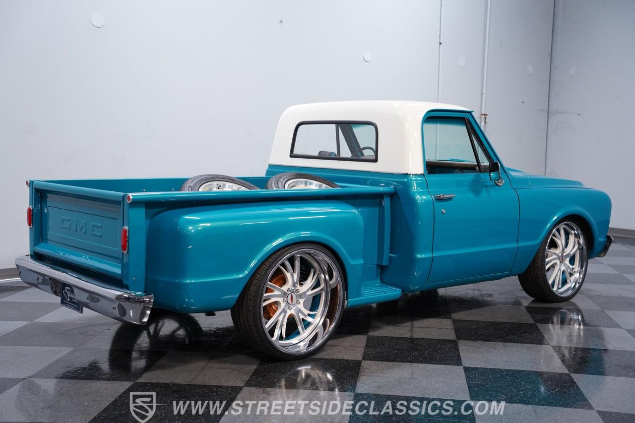 1967 GMC C10 Stepside Restomod