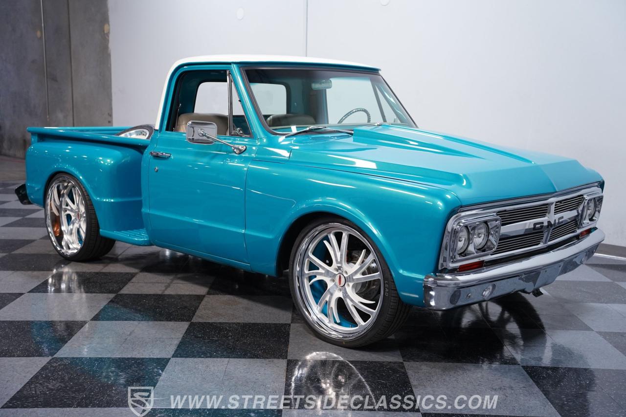 1967 GMC C10 Stepside Restomod