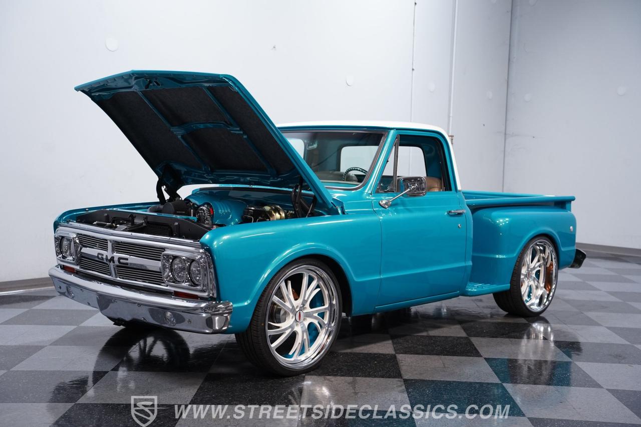 1967 GMC C10 Stepside Restomod