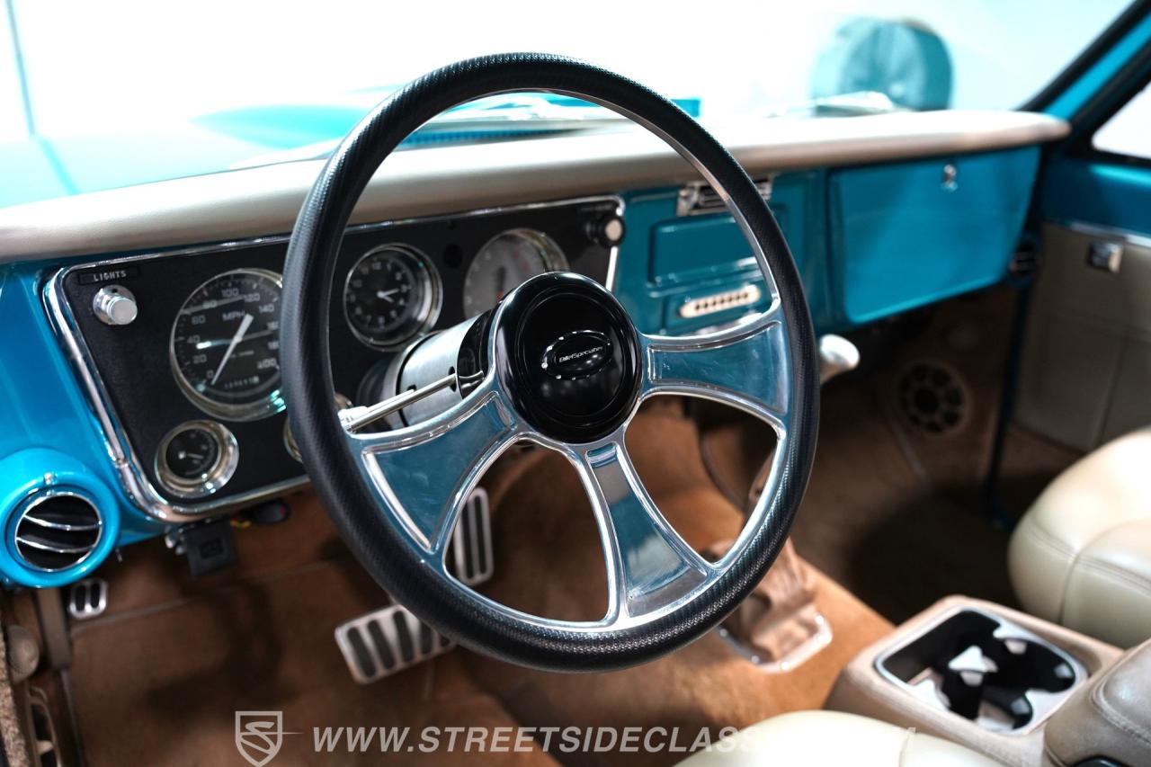 1967 GMC C10 Stepside Restomod