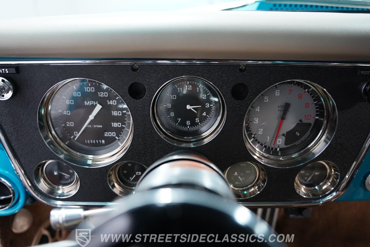 1967 GMC C10 Stepside Restomod