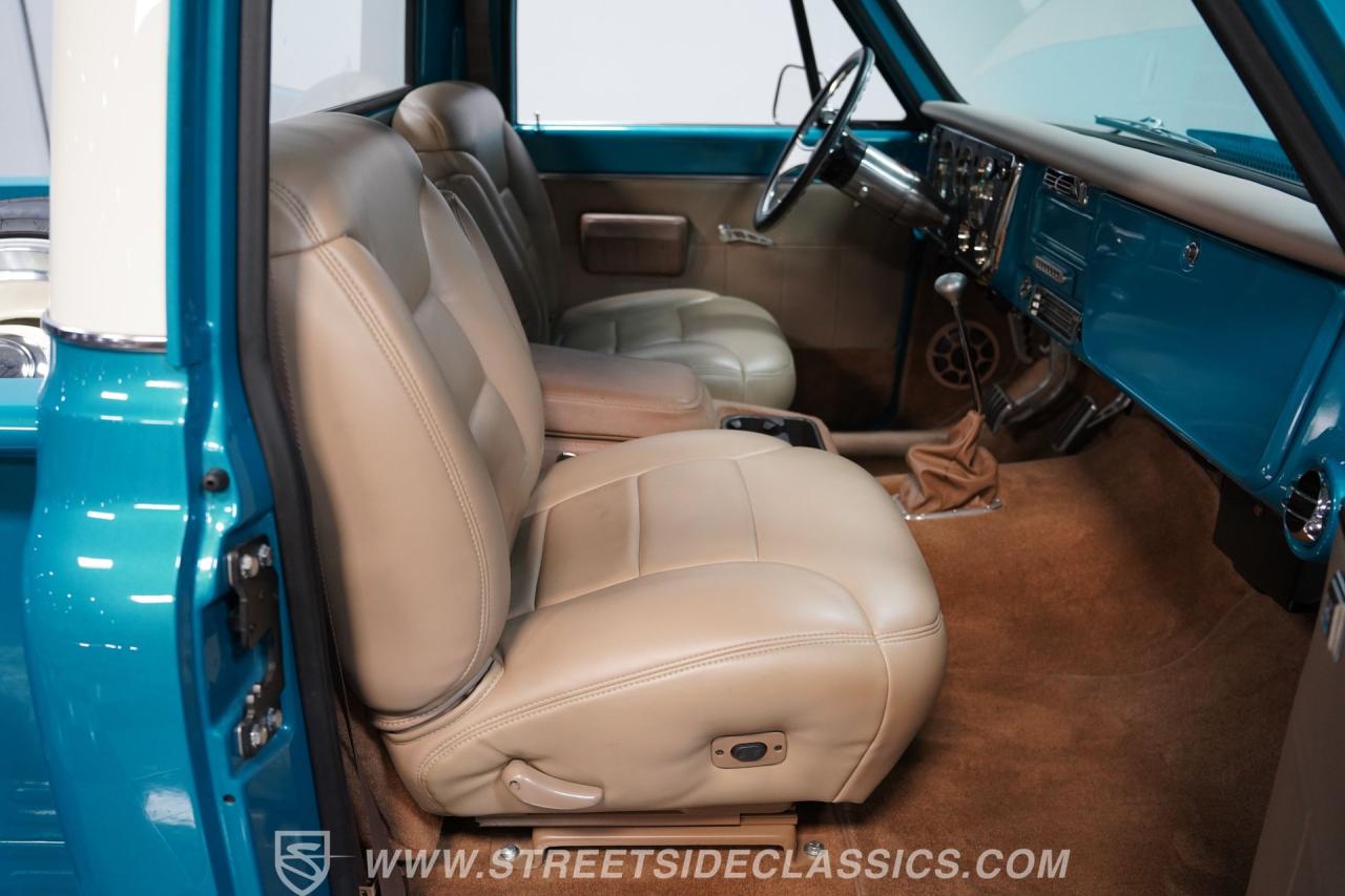 1967 GMC C10 Stepside Restomod