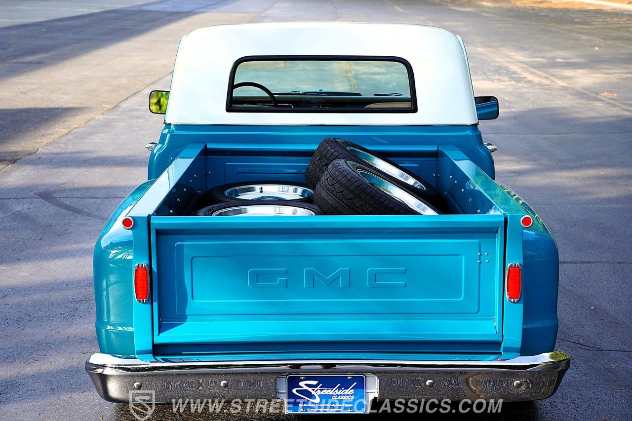 1967 GMC C10 Stepside Restomod