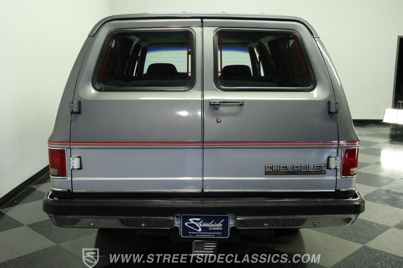 1990 Chevrolet Suburban R2500