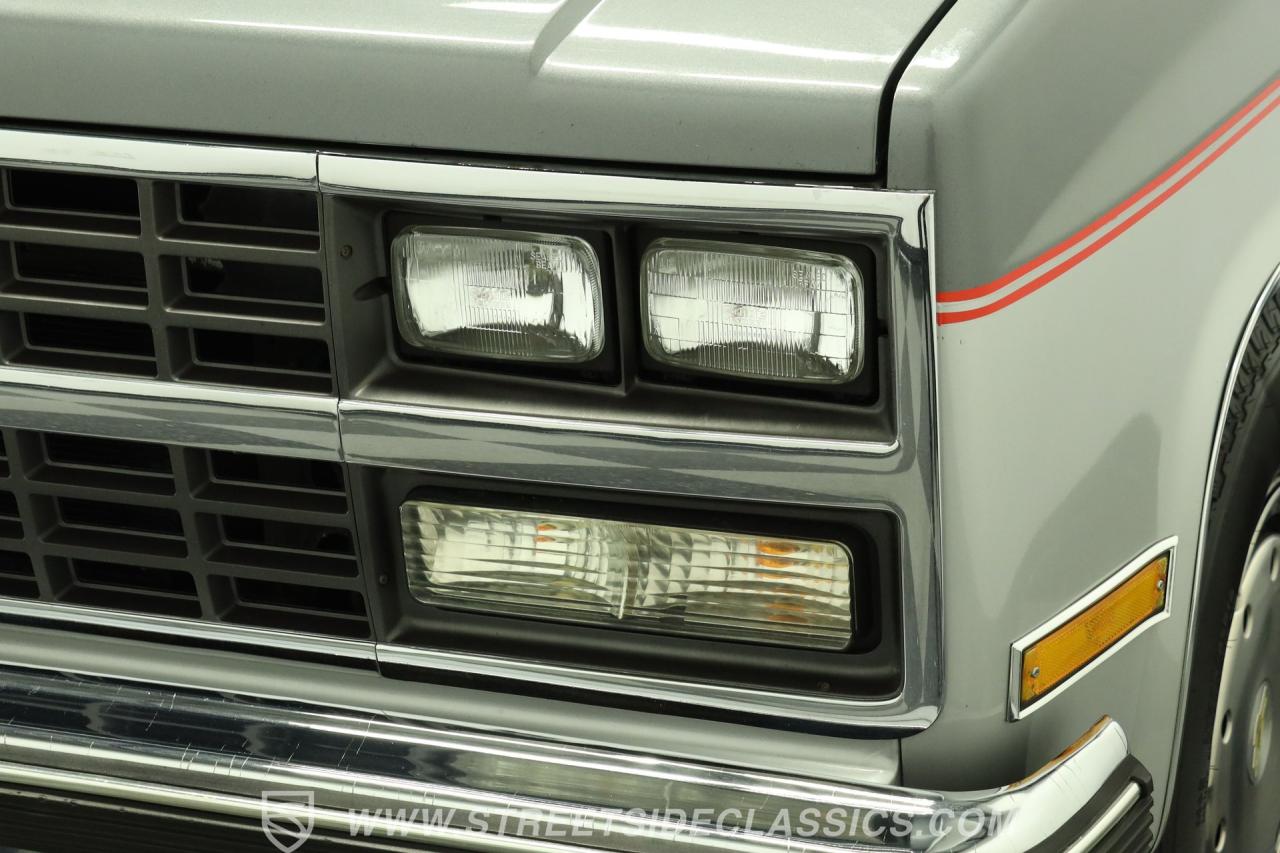 1990 Chevrolet Suburban R2500