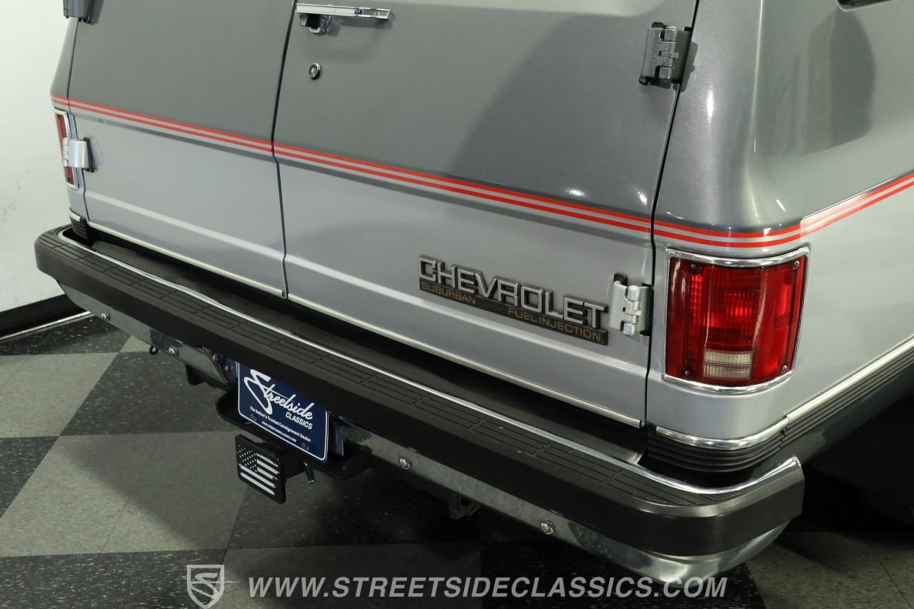 1990 Chevrolet Suburban R2500