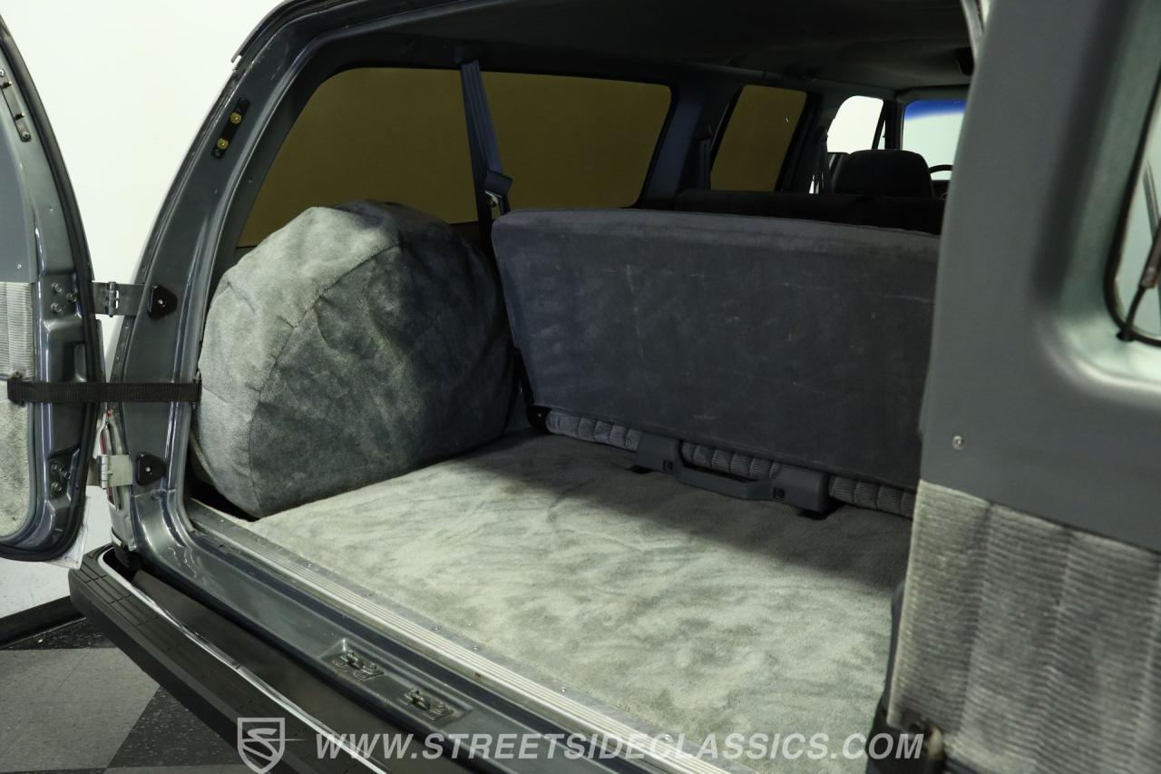 1990 Chevrolet Suburban R2500