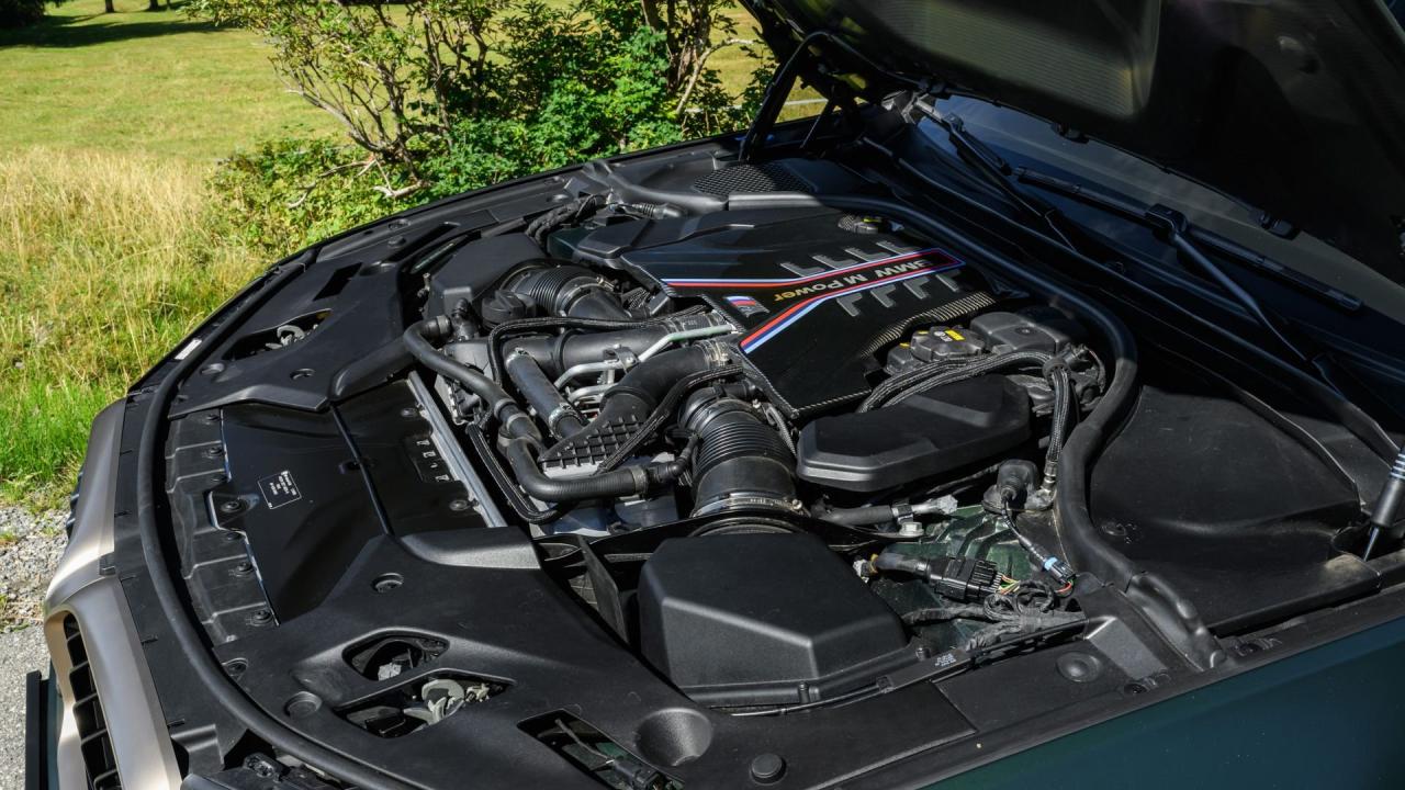 2021 BMW M5 CS