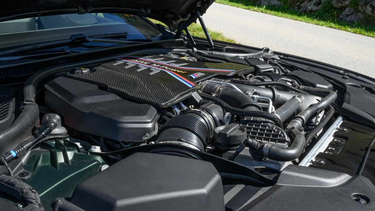 2021 BMW M5 CS