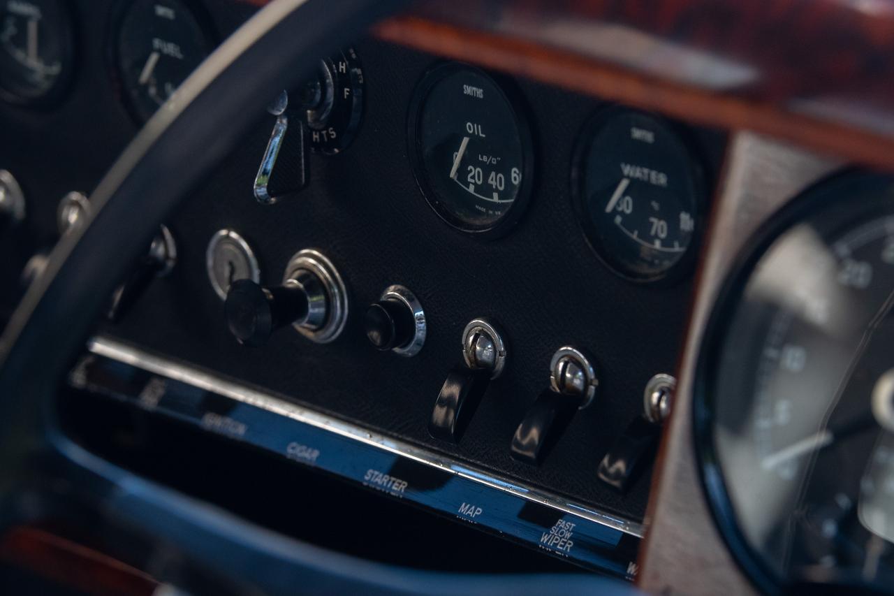 1964 Jaguar Mk. II (2.4 litre)