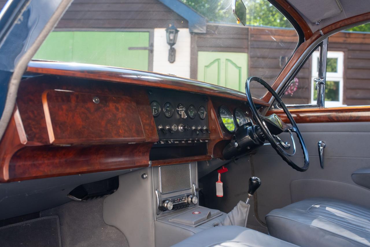 1964 Jaguar Mk. II (2.4 litre)