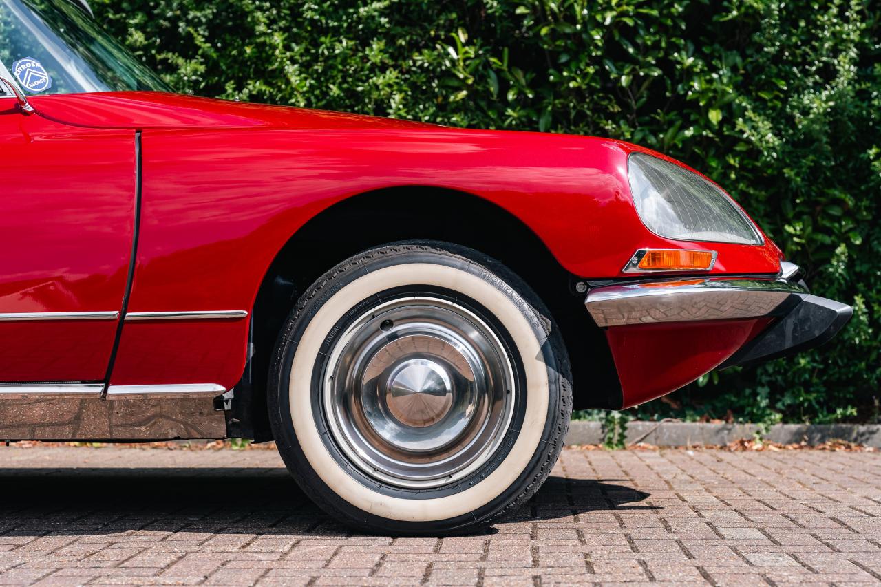 1969 Citro&euml;n DS 21 D&eacute;capotable by Ivanoff