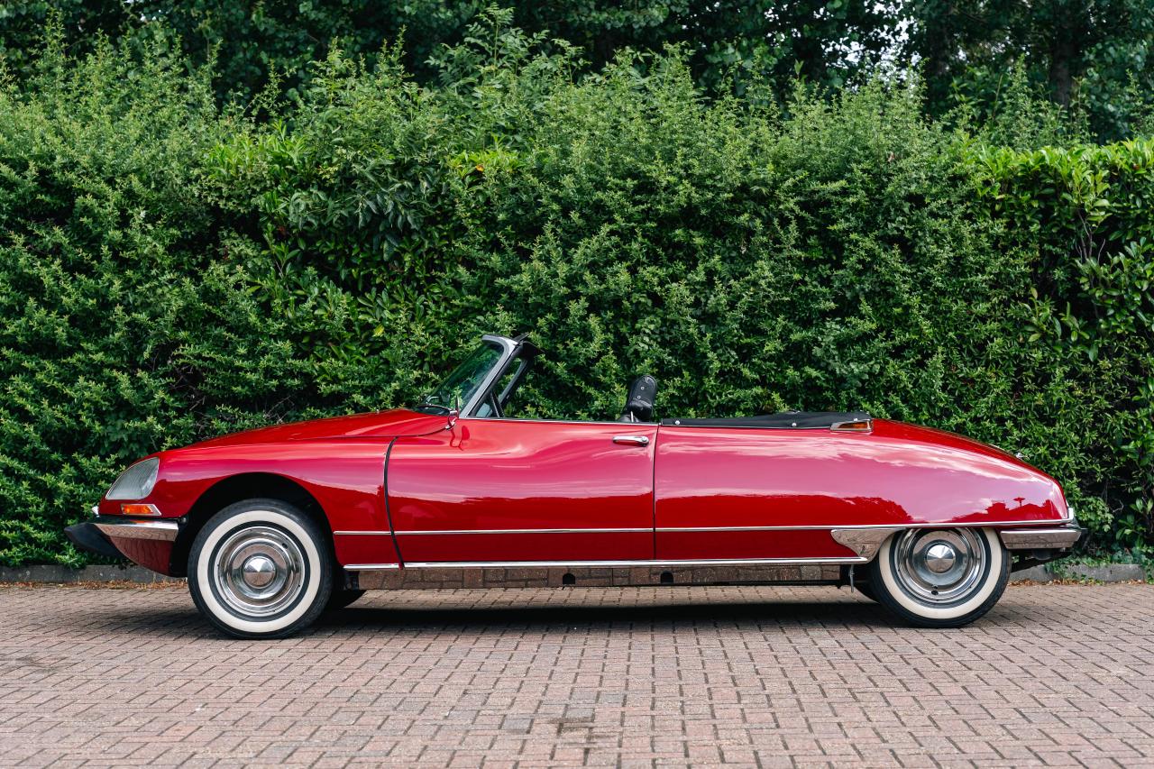 1969 Citro&euml;n DS 21 D&eacute;capotable by Ivanoff