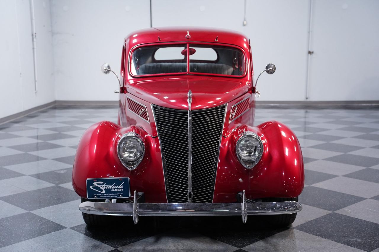 1937 Ford Deluxe