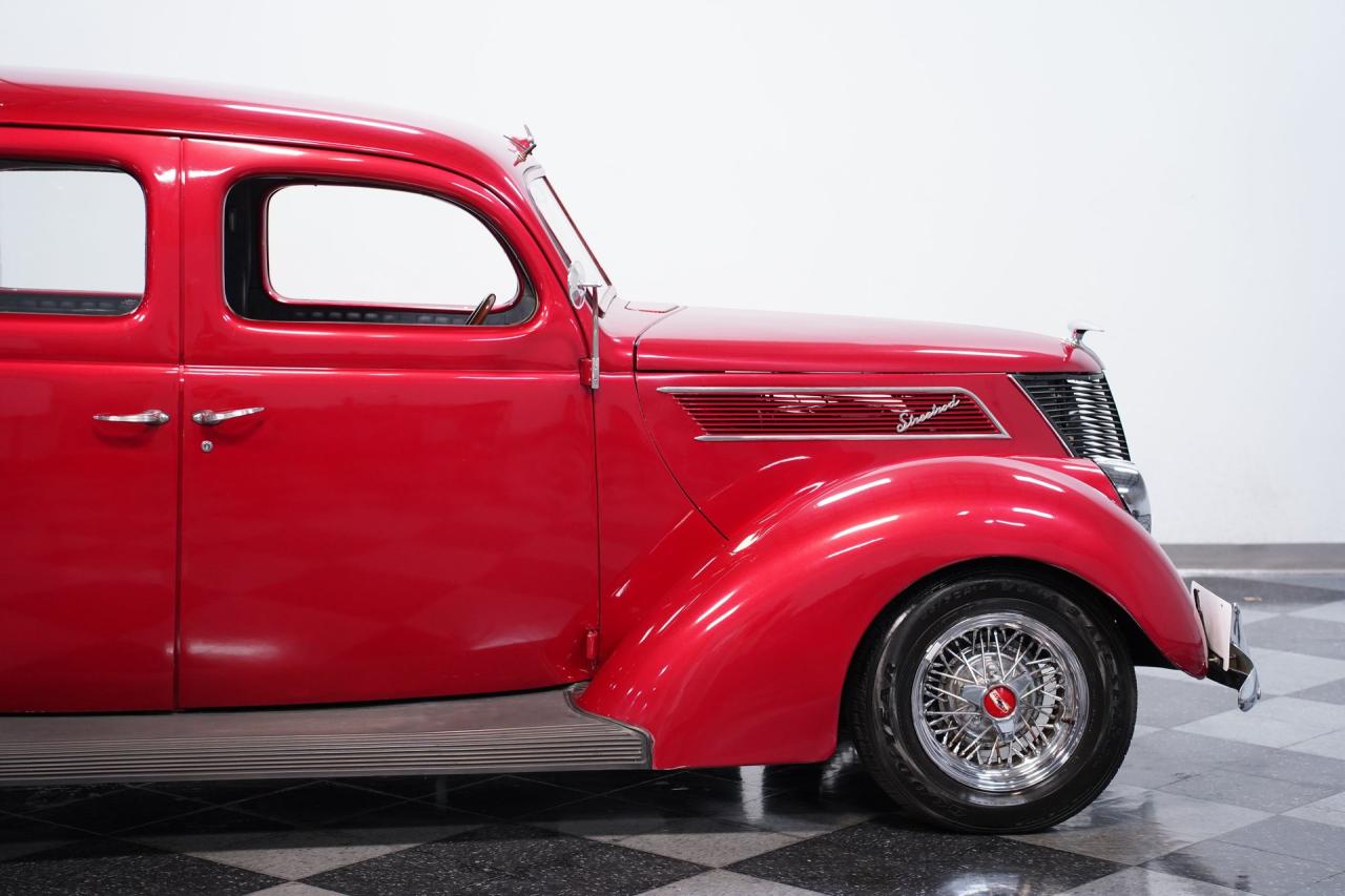 1937 Ford Deluxe