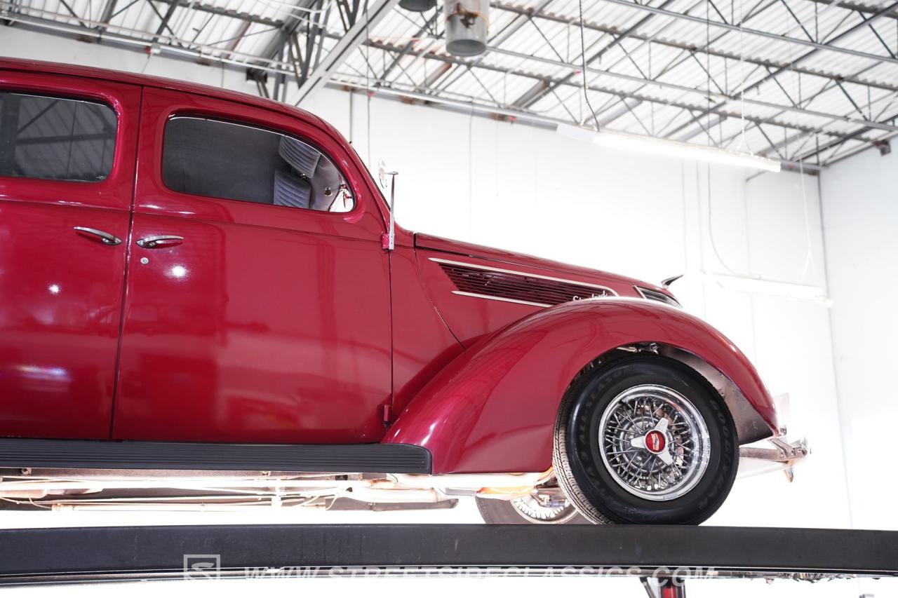 1937 Ford Deluxe