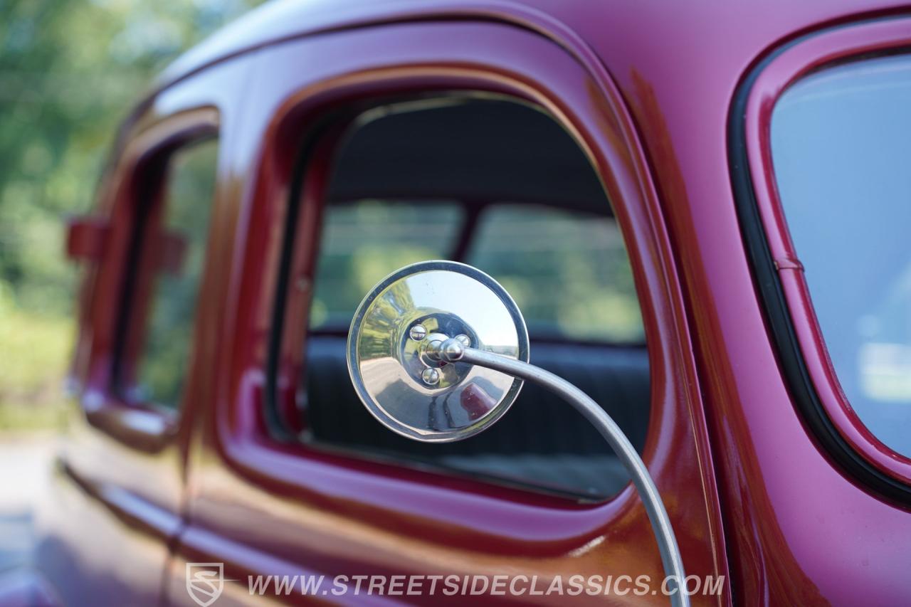 1937 Ford Deluxe