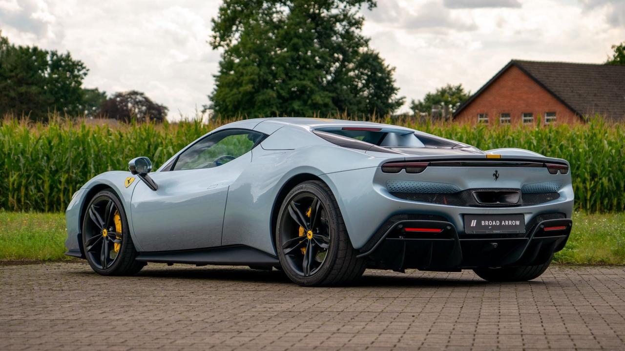 2025 Ferrari 296 GTS