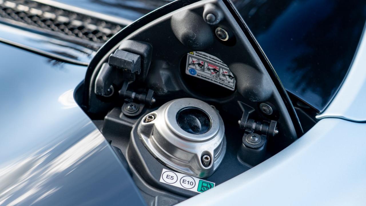 2025 Ferrari 296 GTS