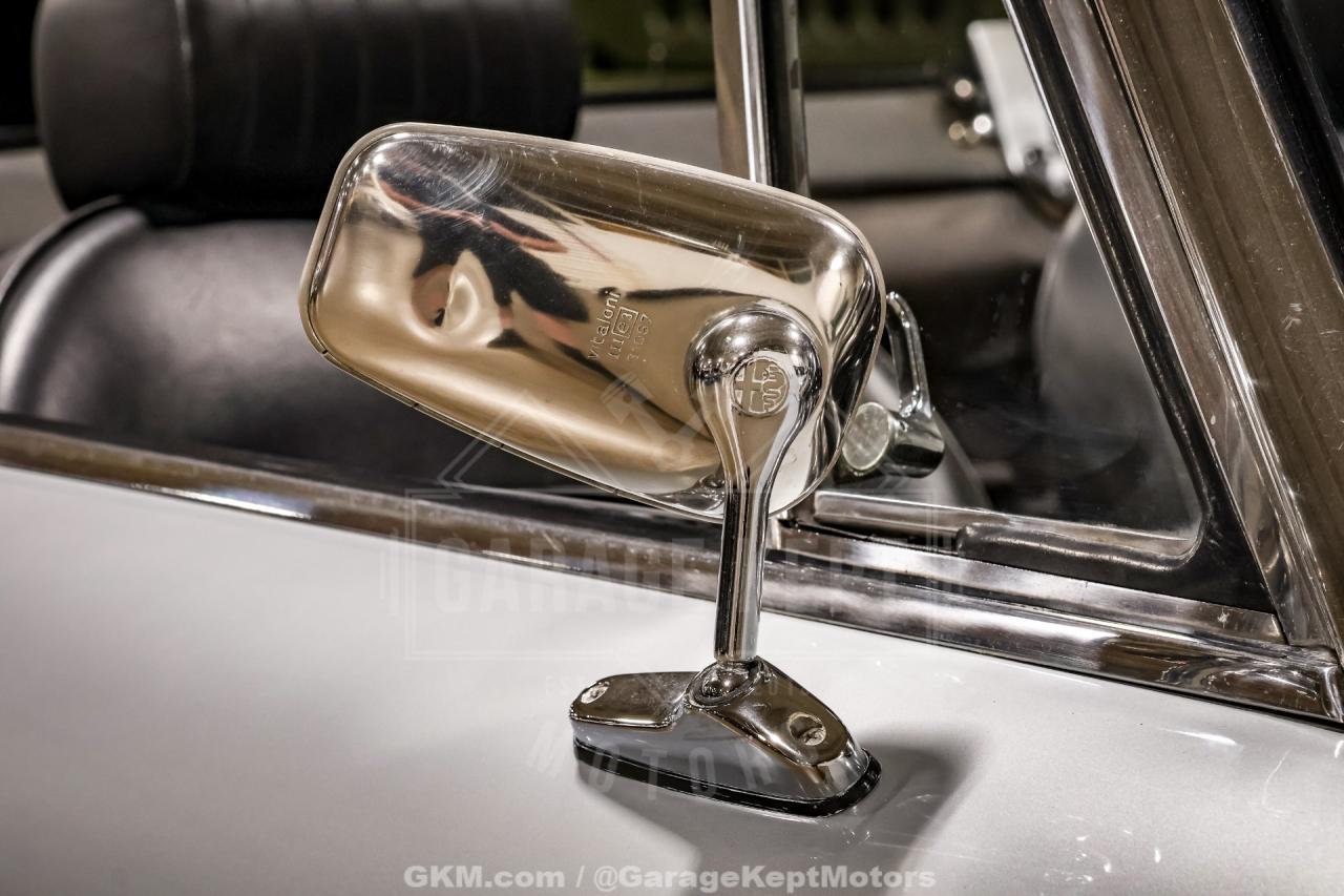 1976 Alfa Romeo 2000 Spider Veloce