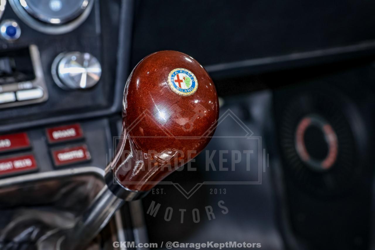 1976 Alfa Romeo 2000 Spider Veloce