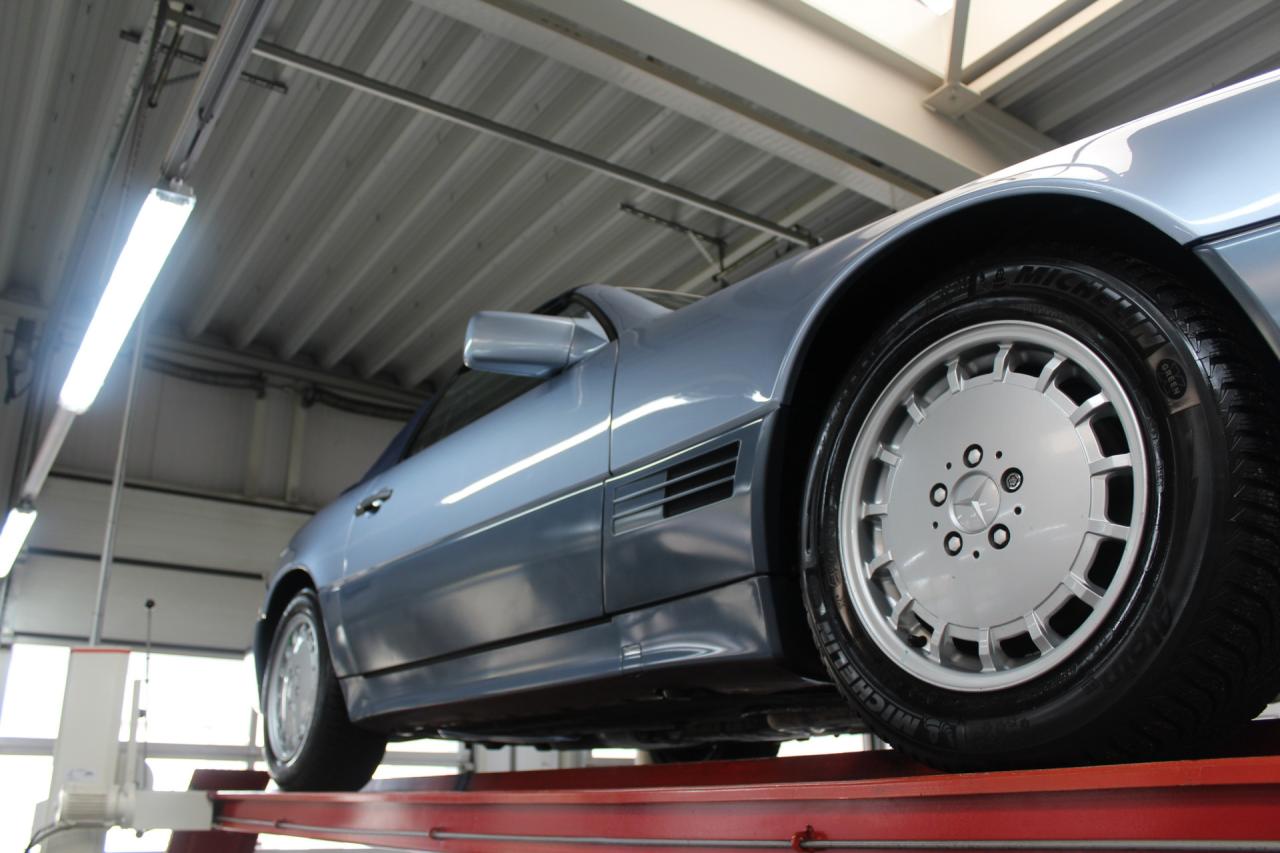 1991 Mercedes - Benz SL 300 &ldquo;125.000 kilometers&rdquo;