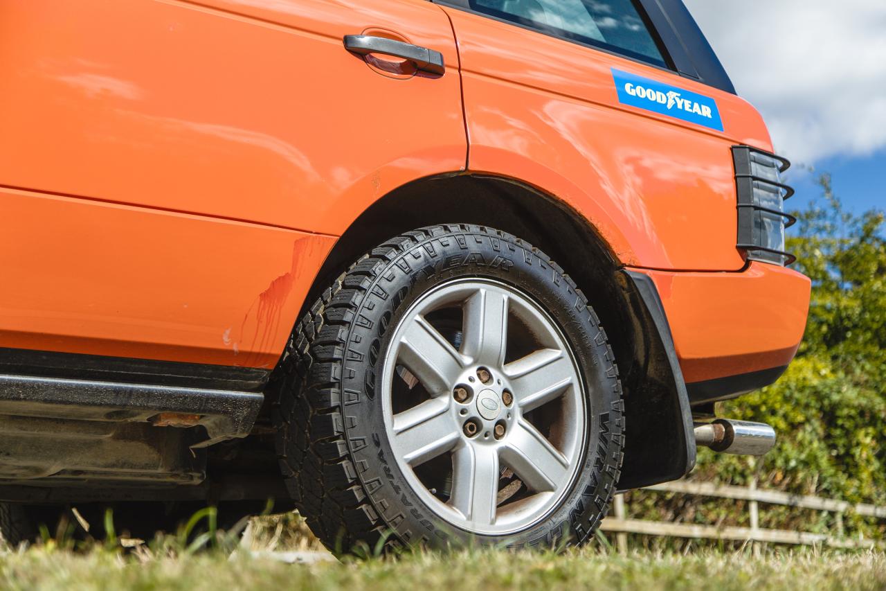 2002 Range Rover G4 Challenge Press Car (4.4 litre)