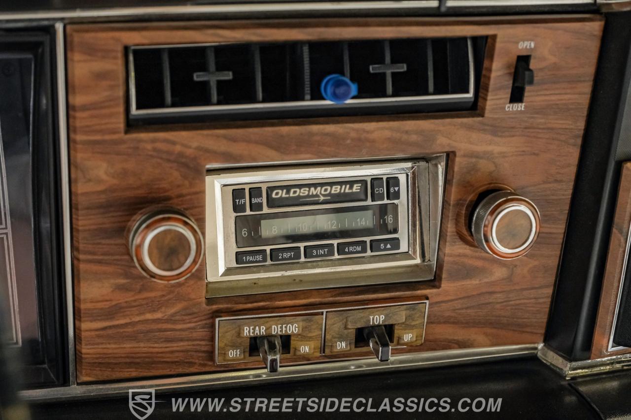 1975 Oldsmobile Delta 88 Royale Convertible