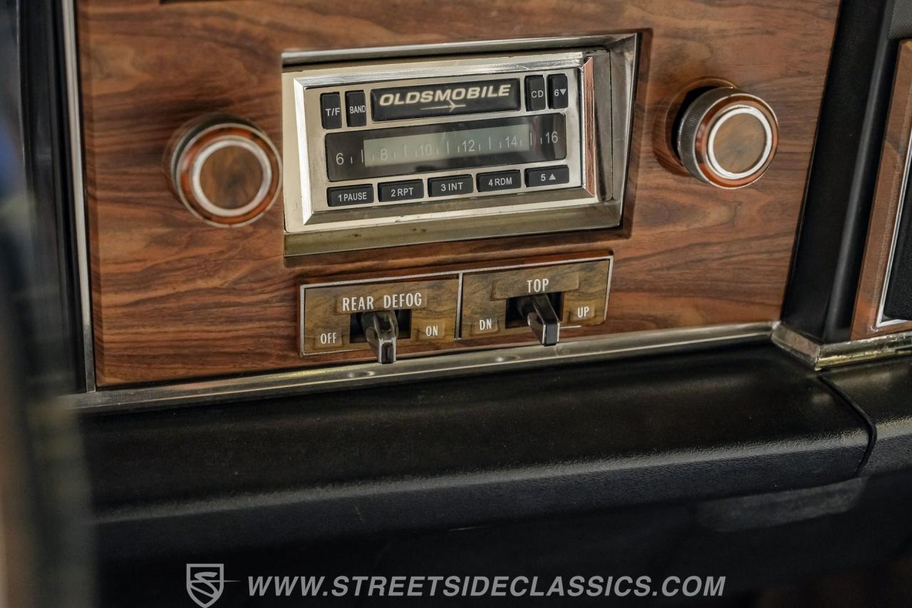 1975 Oldsmobile Delta 88 Royale Convertible